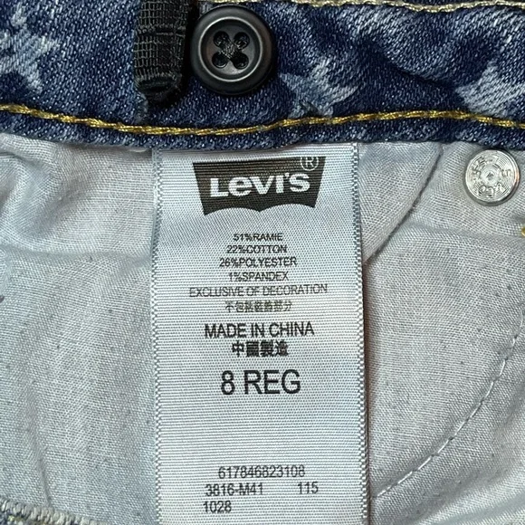 Levi’s shorty shorts with stars | girls size 8 Reg - Picture 5 of 5